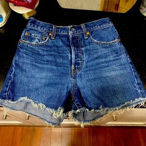 Levi’s Strauss Jean Ribcage Shorts Size 27 EUC